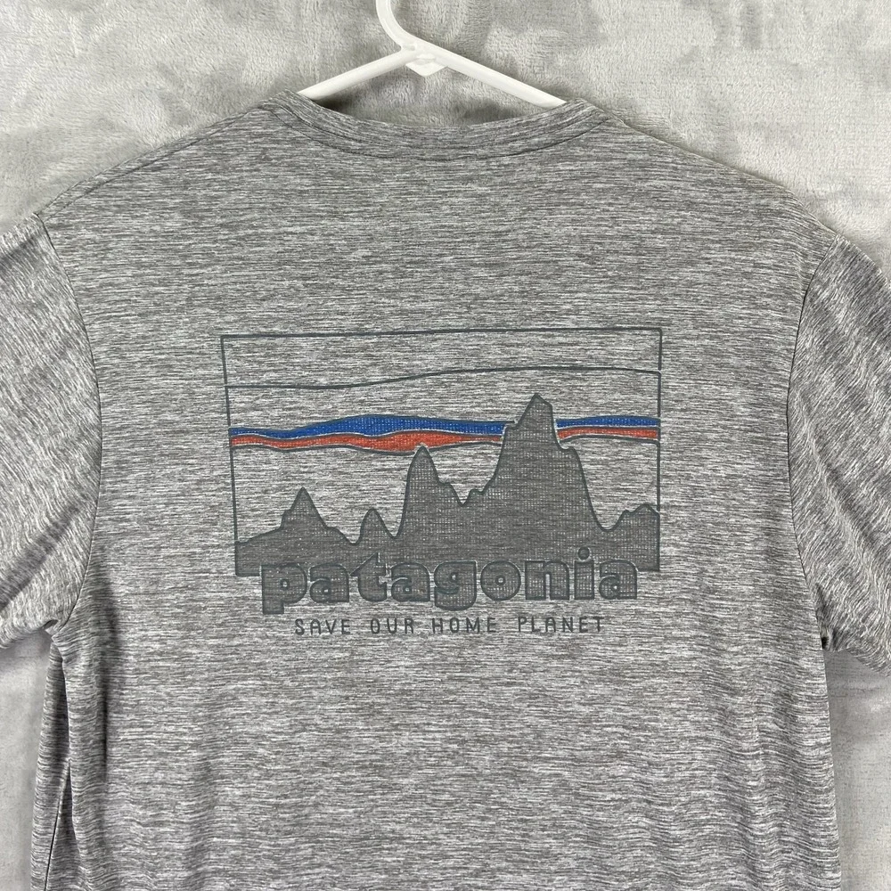 Patagonia T-Shirt Mens Small Capilene Cool Daily Performance Graphic Tee Outdoor